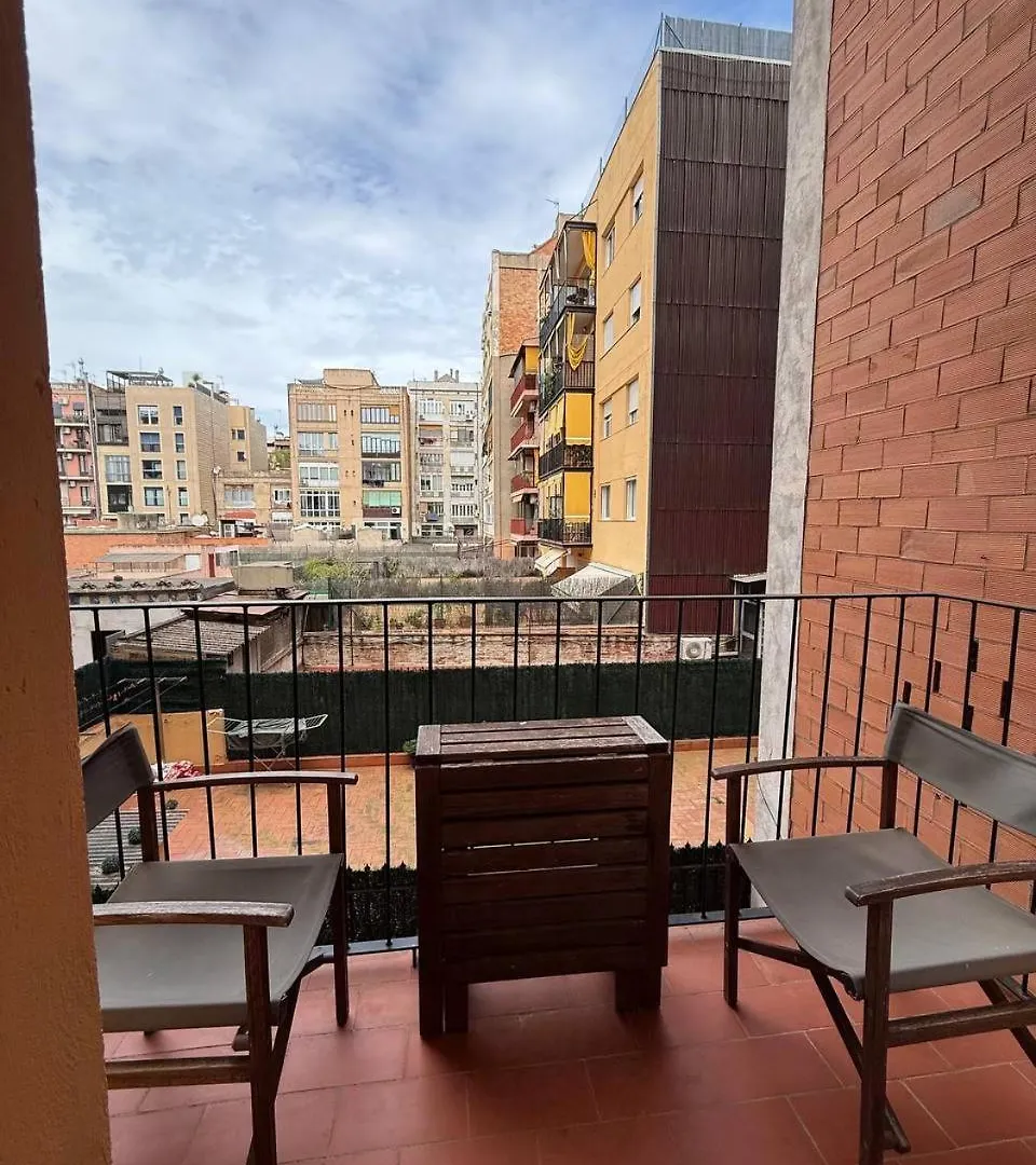 Centric 2 Bedroom Apartment Barcelona